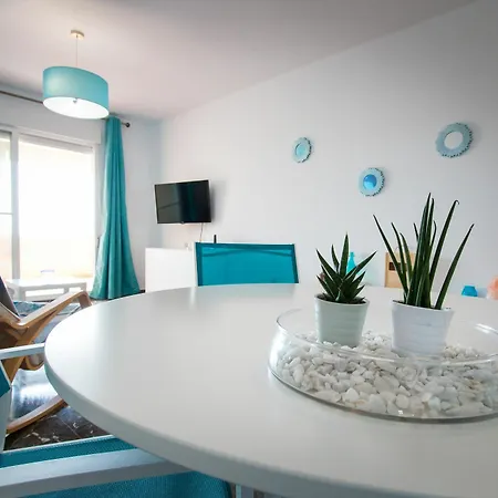 아파트 Holidays2fuengirola Carvajal 푸엔히롤라